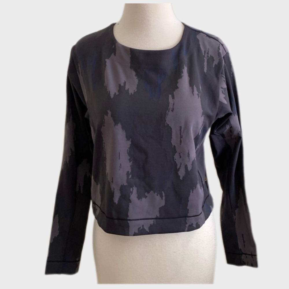 Lululemon Robert Geller Long Sleeve Athletic Top‎